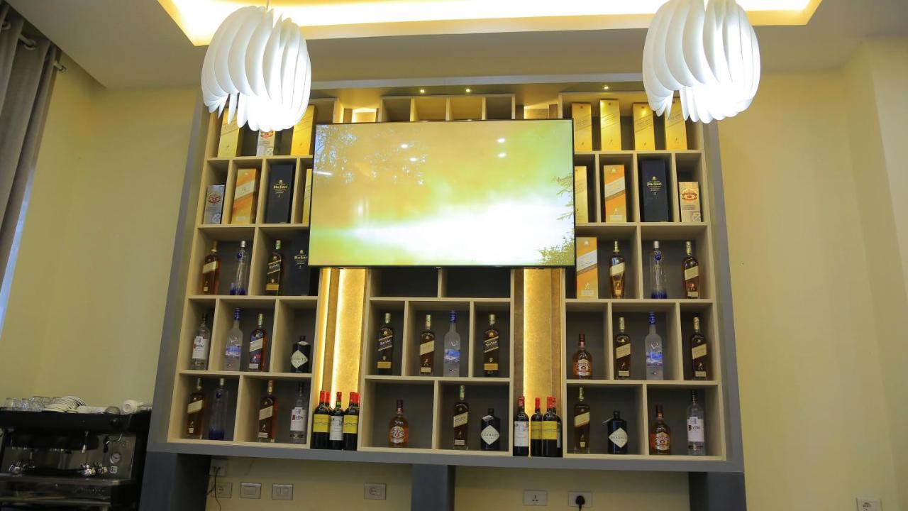 Triple E Hotel And Spa 아디스아바바 외부 사진