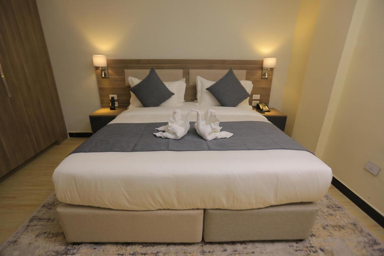 Triple E Hotel And Spa 아디스아바바 외부 사진