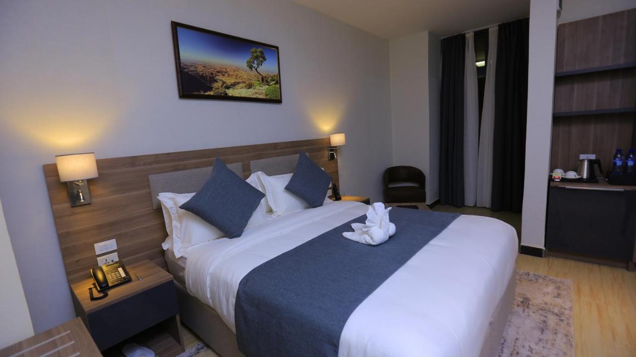 Triple E Hotel And Spa 아디스아바바 외부 사진