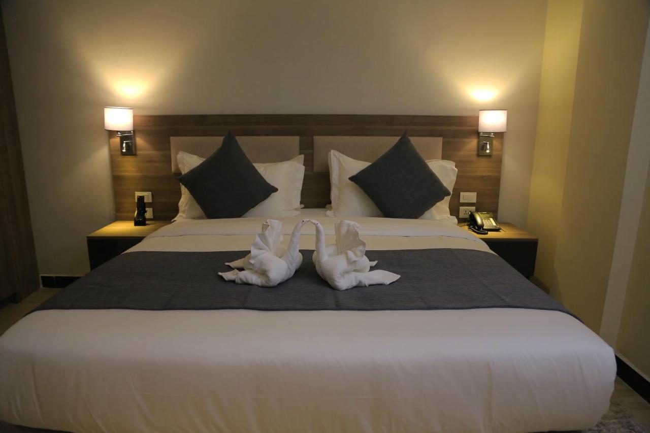 Triple E Hotel And Spa 아디스아바바 외부 사진