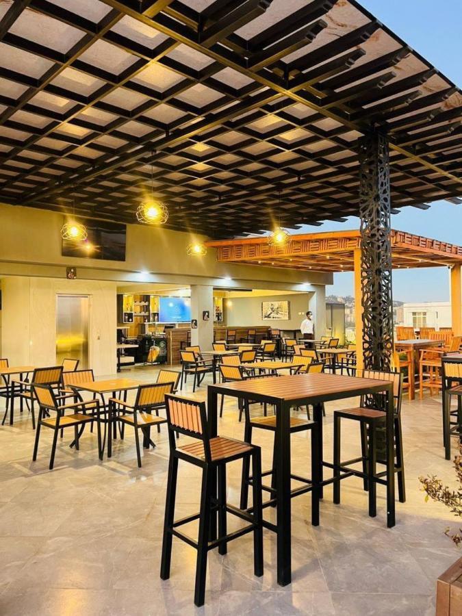 Triple E Hotel And Spa 아디스아바바 외부 사진
